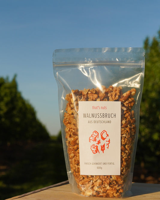 Walnussbruch  600g aus unseren regionalen Walnüssen, geschlossen, frontal
